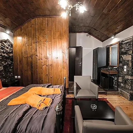 Voras Hotel 3*
